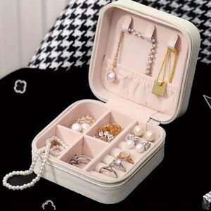 NEW TRAVEL JEWELRY BOX